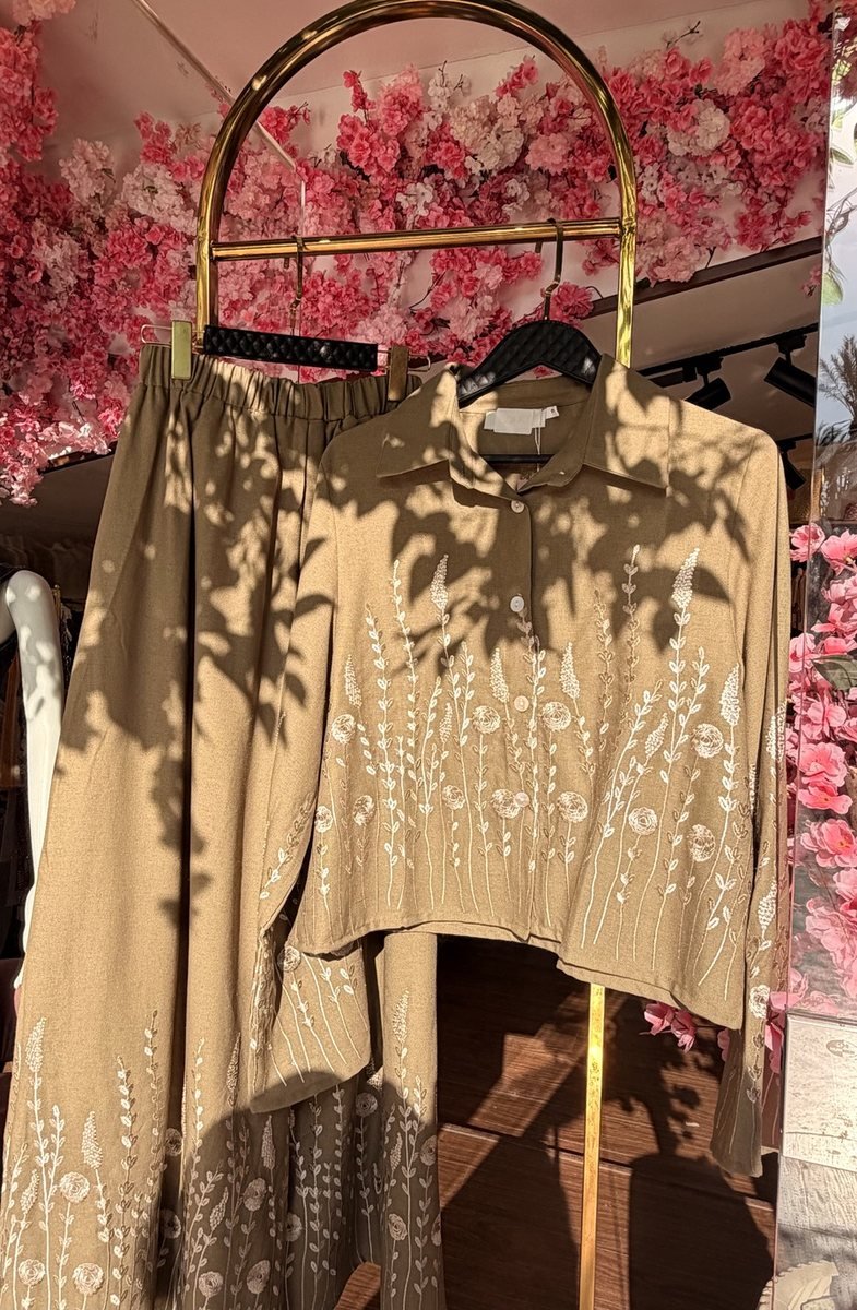 Beige Set with Leaf Embroidery and Wide Trousers